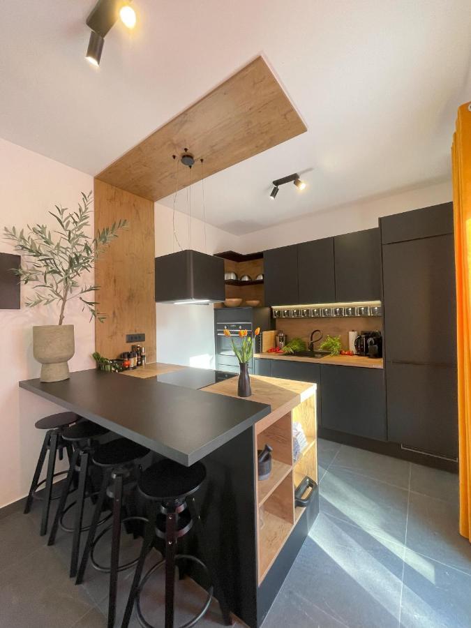 Valkane Beach Apartments Пула Екстериор снимка