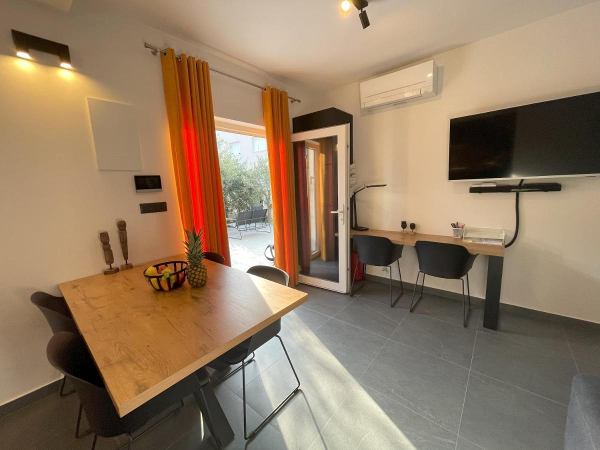 Valkane Beach Apartments Пула Екстериор снимка