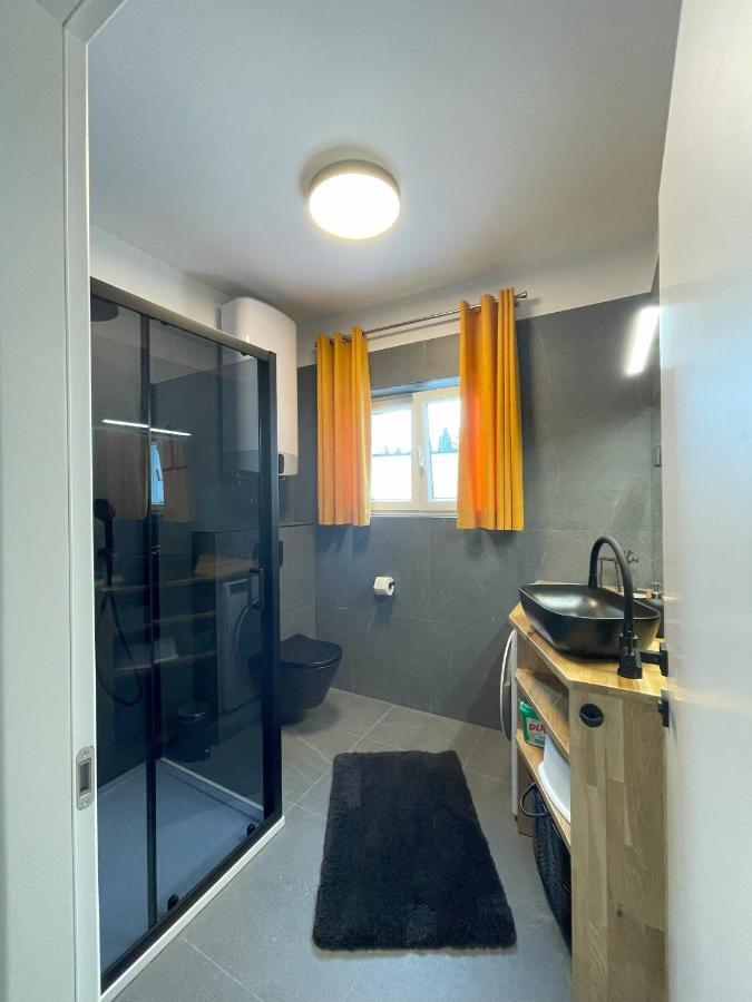 Valkane Beach Apartments Пула Екстериор снимка