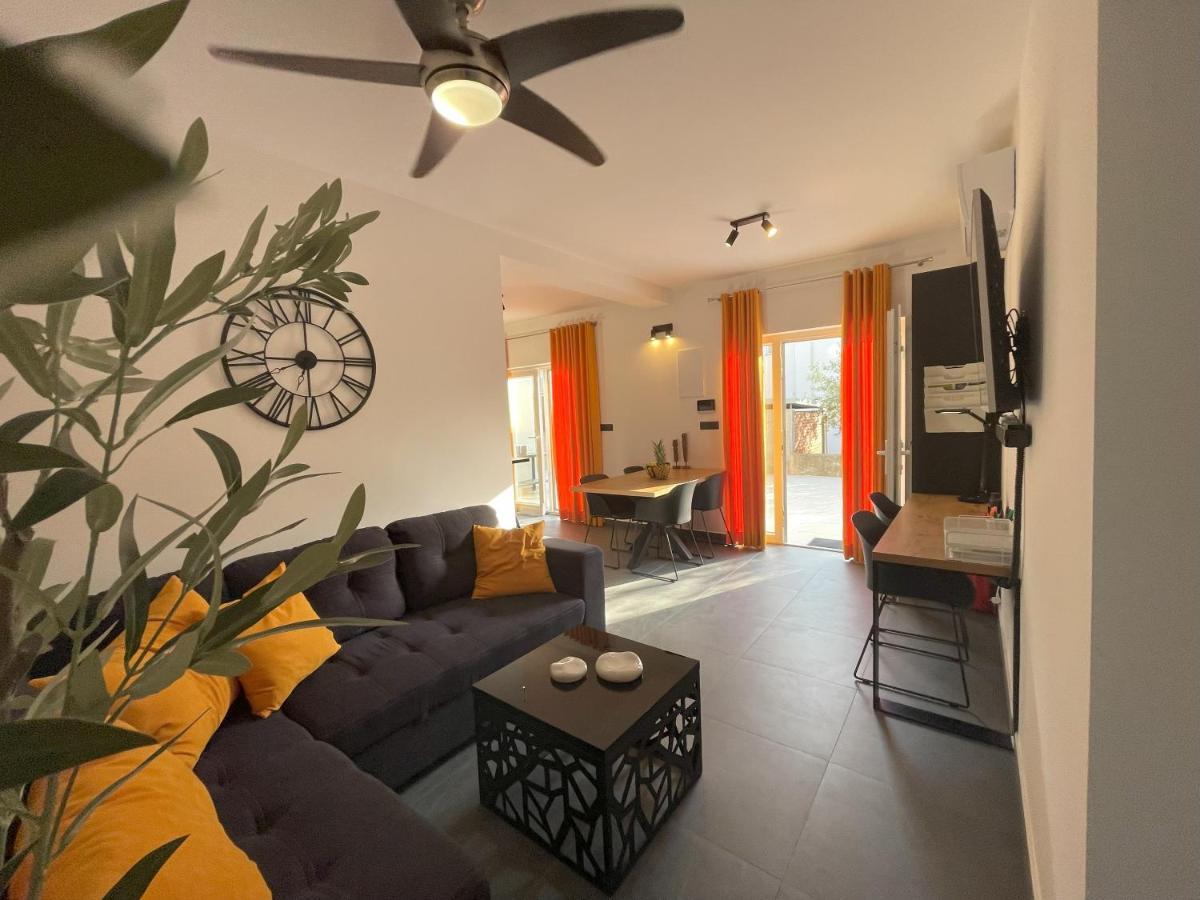 Valkane Beach Apartments Пула Екстериор снимка