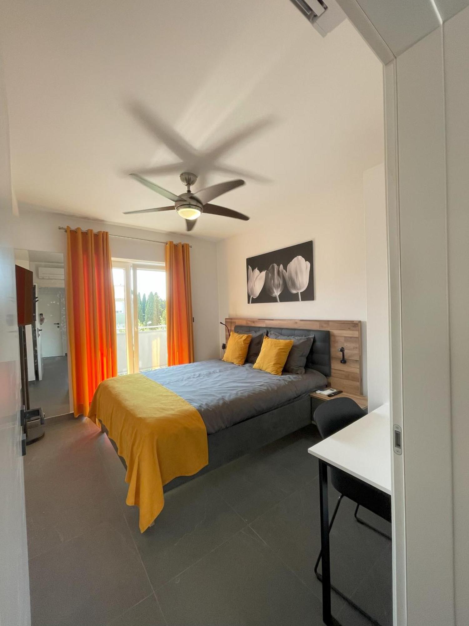 Valkane Beach Apartments Пула Екстериор снимка