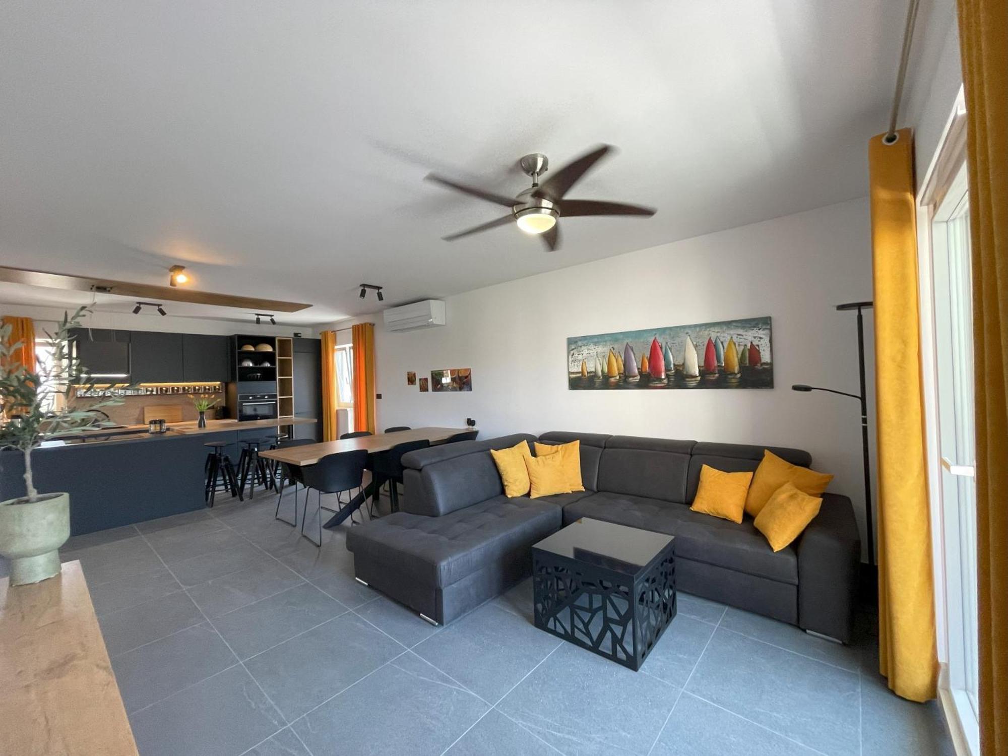 Valkane Beach Apartments Пула Екстериор снимка