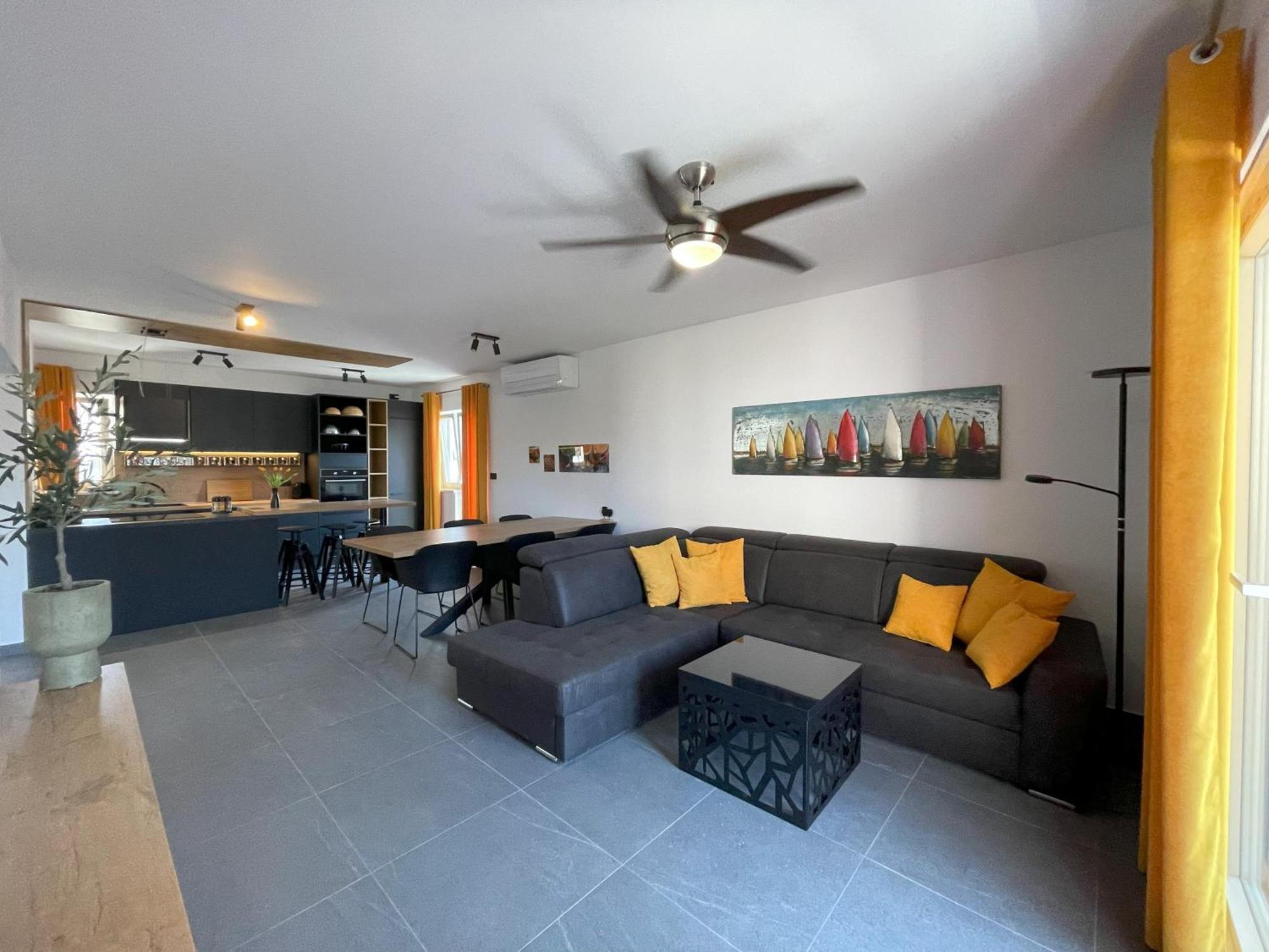 Valkane Beach Apartments Пула Екстериор снимка