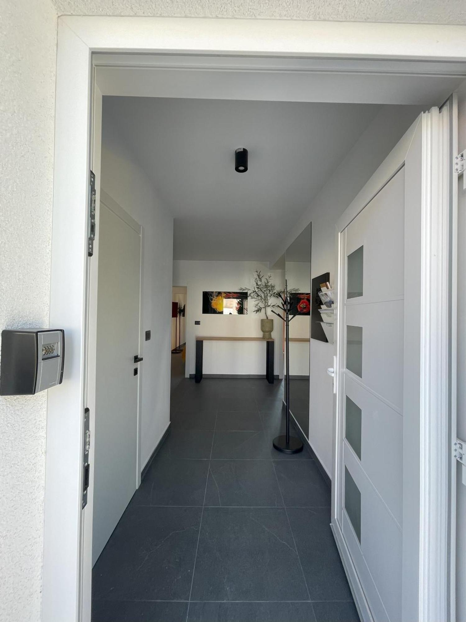 Valkane Beach Apartments Пула Екстериор снимка