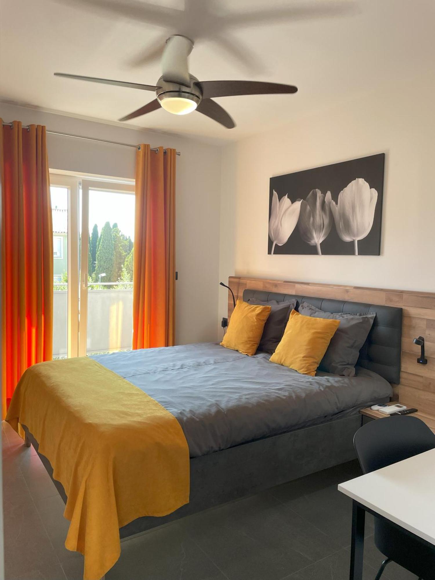 Valkane Beach Apartments Пула Екстериор снимка