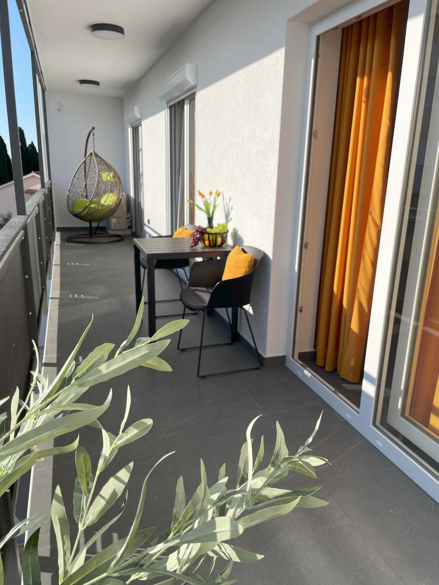 Valkane Beach Apartments Пула Екстериор снимка