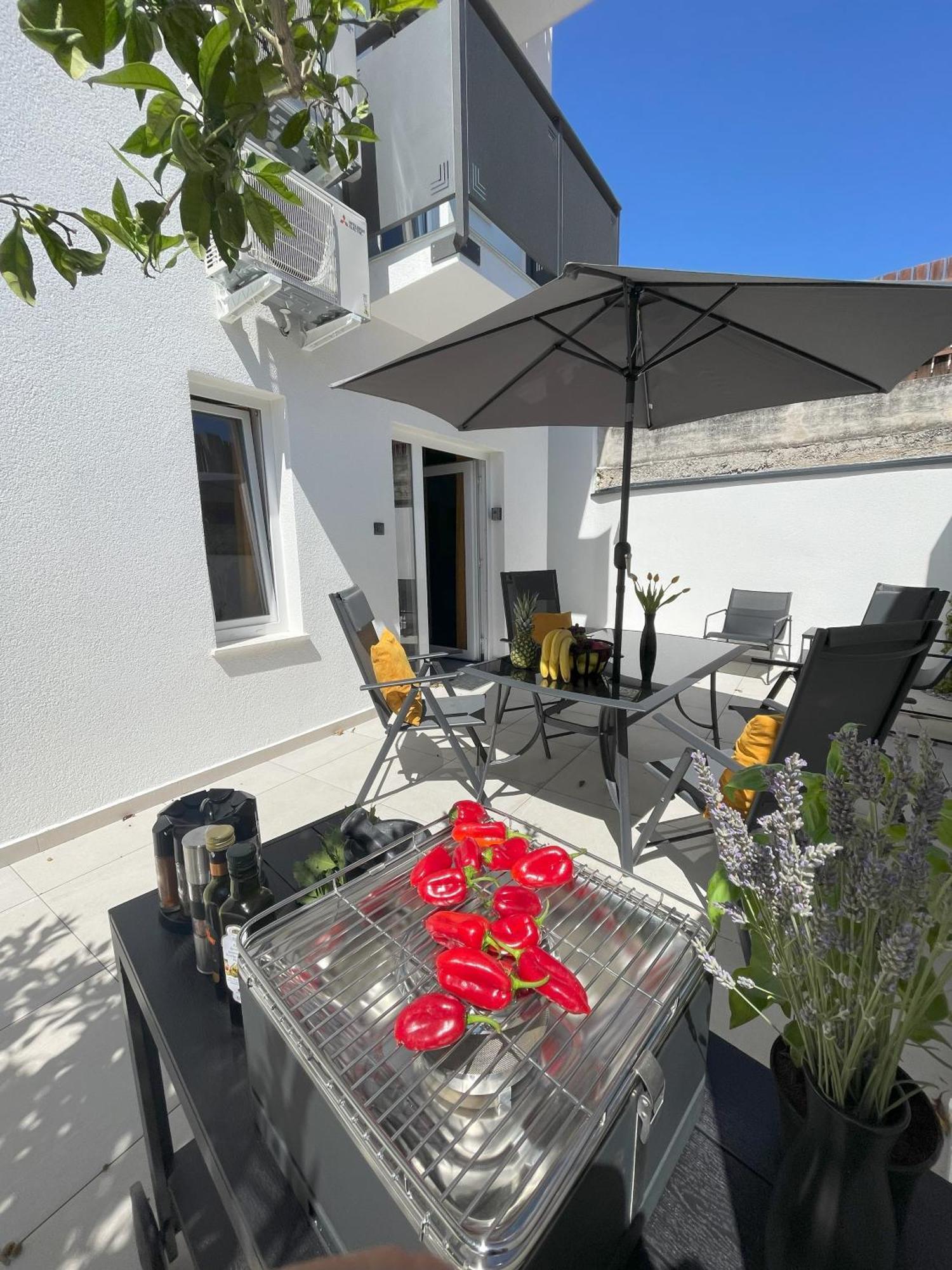 Valkane Beach Apartments Пула Екстериор снимка